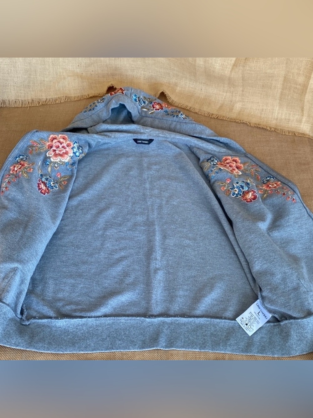 Driftwood Neptune Full Zip Embroidered
Floral Hoodie with Pockets. Size Large - Picture 7 of 11